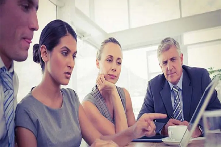 Empresas y empleados buscan mejores oportunidades laborales