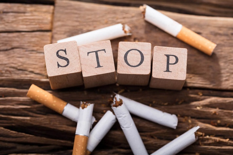 Nueva prohibición de cigarros pega en un 25% a micro negocios