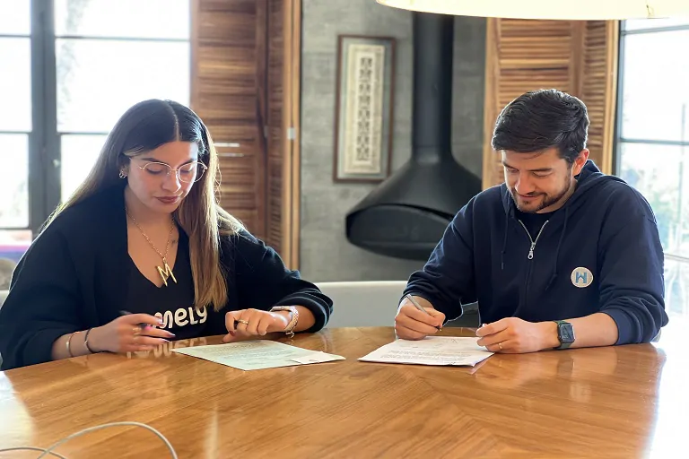 Homely y Hogarú se fucionan