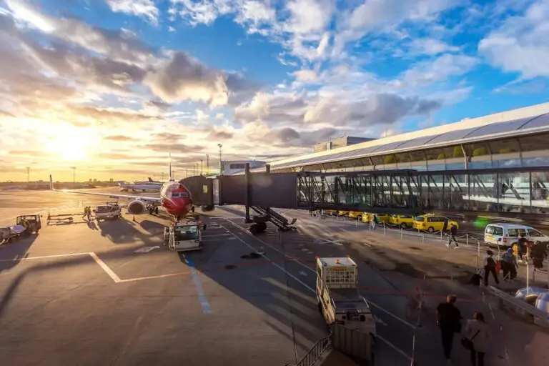 Se pronuncian contra el aumento del 77% de los servicios aeroportuarios