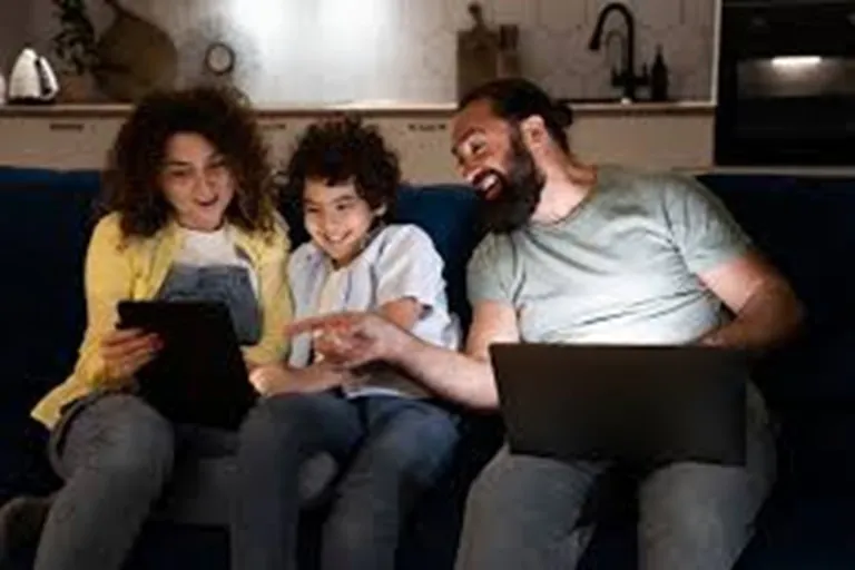 Ciberseguridad familiar: una prioridad empresarial que comienza en casa