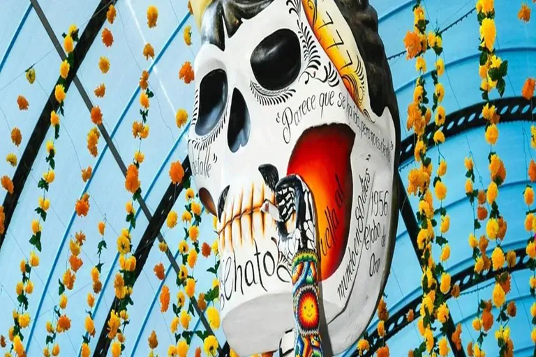 Emprender entre almas y calaveras: cómo aprovechar Día de Muertos y Halloween para crecer tu negocio