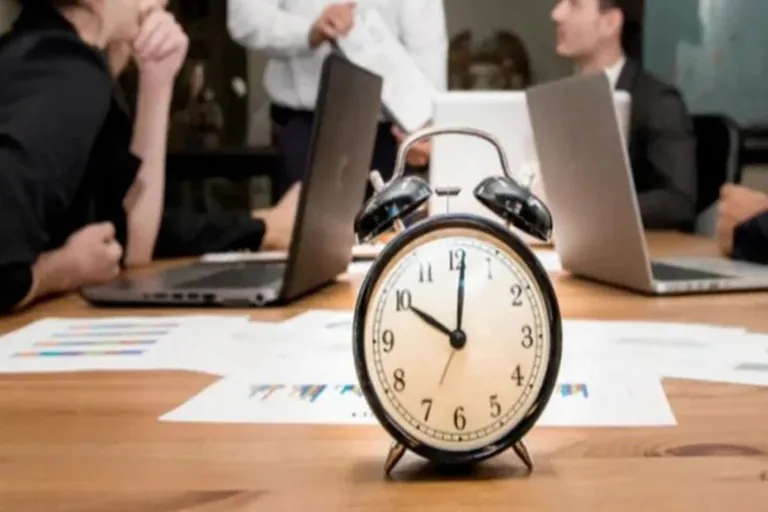 •Reforma laboral 2026: cómo afecta la jornada de 40 horas a las medianas empresas